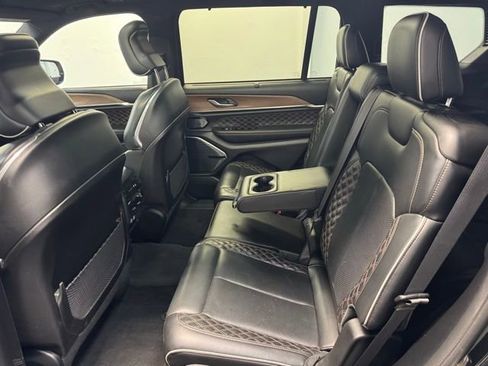 Used 2021 Jeep Grand Cherokee L Summit w/ Luxury Tech Group V AWD/4WD image 31