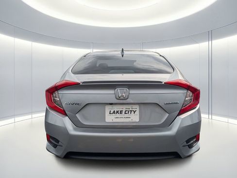 Used 2017 Honda Civic Touring image 5