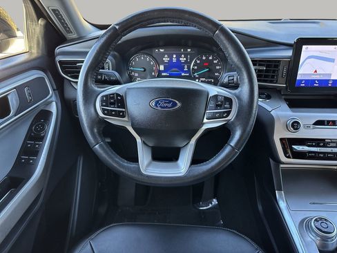 Certified 2022 Ford Explorer XLT w/ Equipment Group 202A image 14