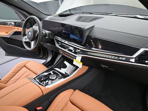New 2026 BMW X5 xDrive50e w/ M Sport Package AWD/4WD image 19