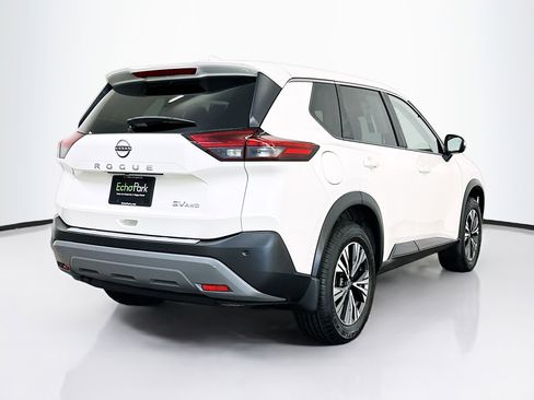 Used 2023 Nissan Rogue SV image 9