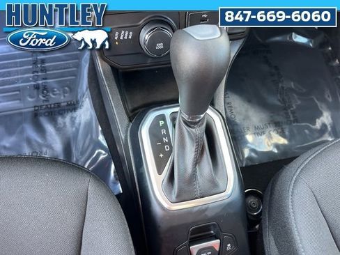 Used 2021 Jeep Renegade Sport image 19