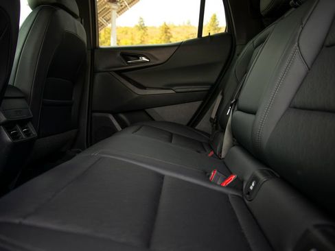 Used 2025 Chevrolet Equinox LT w/ Convenience Package II AWD/4WD image 13