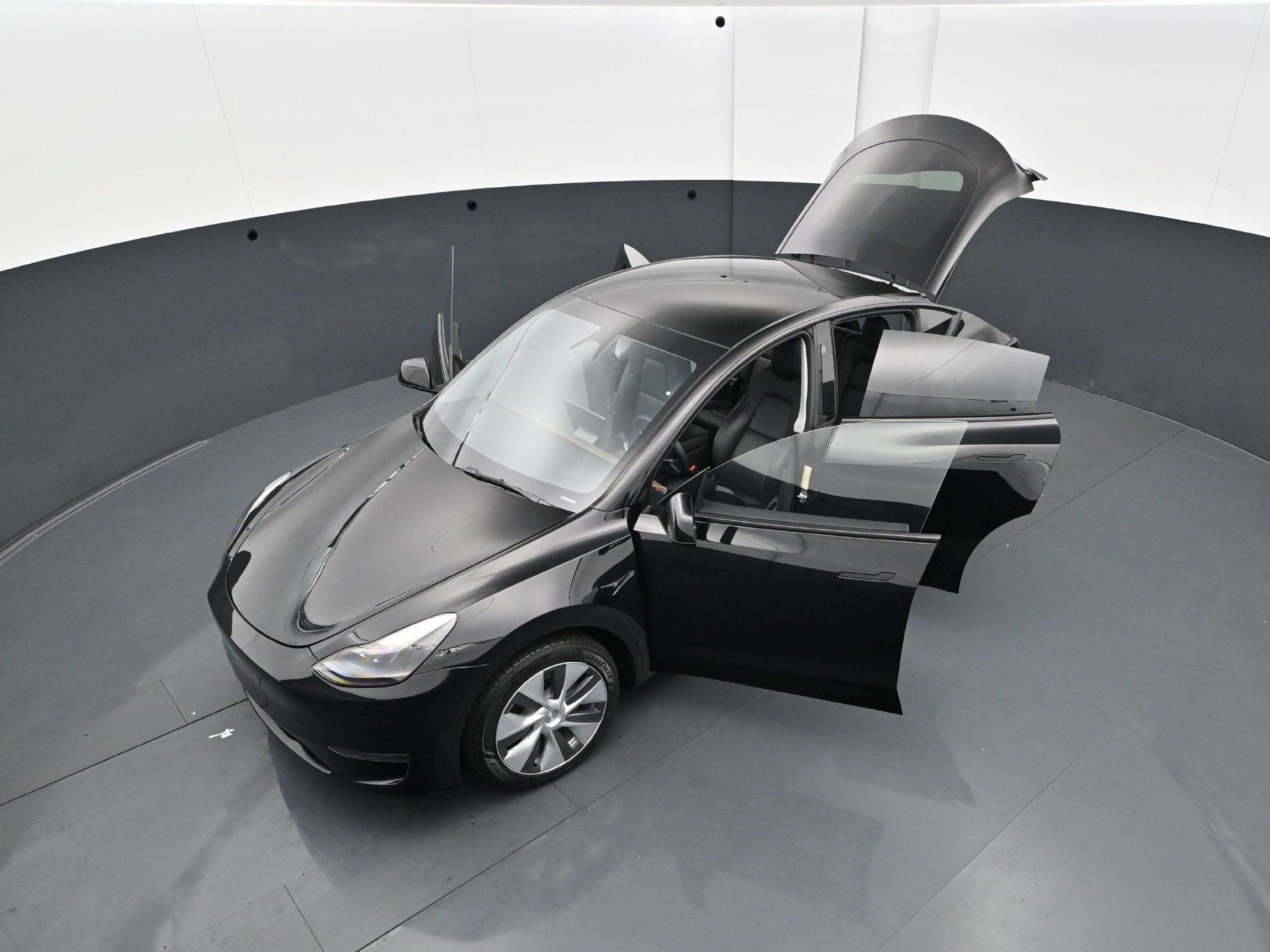 Used 2023 Tesla Model Y Long Range AWD/4WD image 41