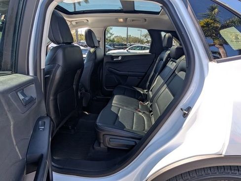 Used 2022 Ford Escape SEL image 9