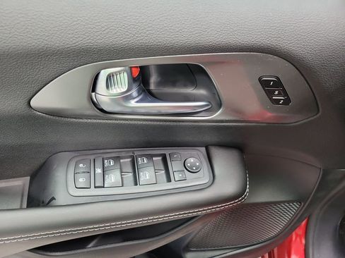 New 2026 Chrysler Pacifica Select w/ S Appearance Package image 13