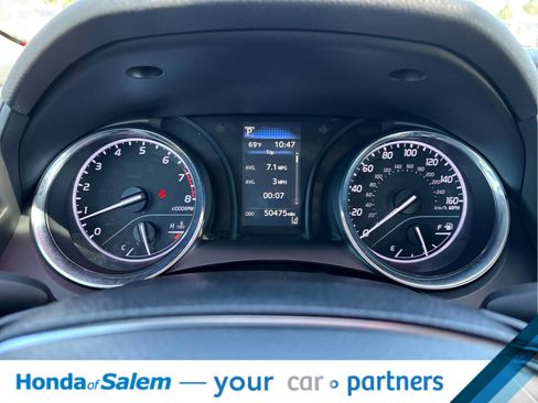 Used 2019 Toyota Camry SE w/ Carpet Mat Package FWD image 18