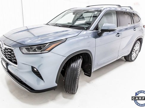 Used 2023 Toyota Highlander Platinum image 2