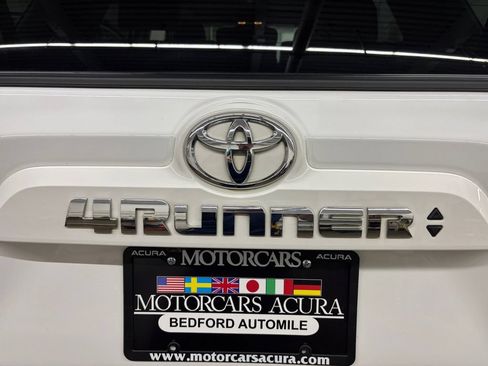 Used 2022 Toyota 4Runner SR5 Premium w/ Moonroof Package AWD/4WD image 31