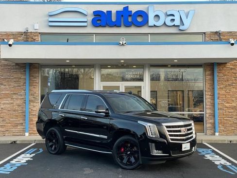 Used 2018 Cadillac Escalade Luxury image 7