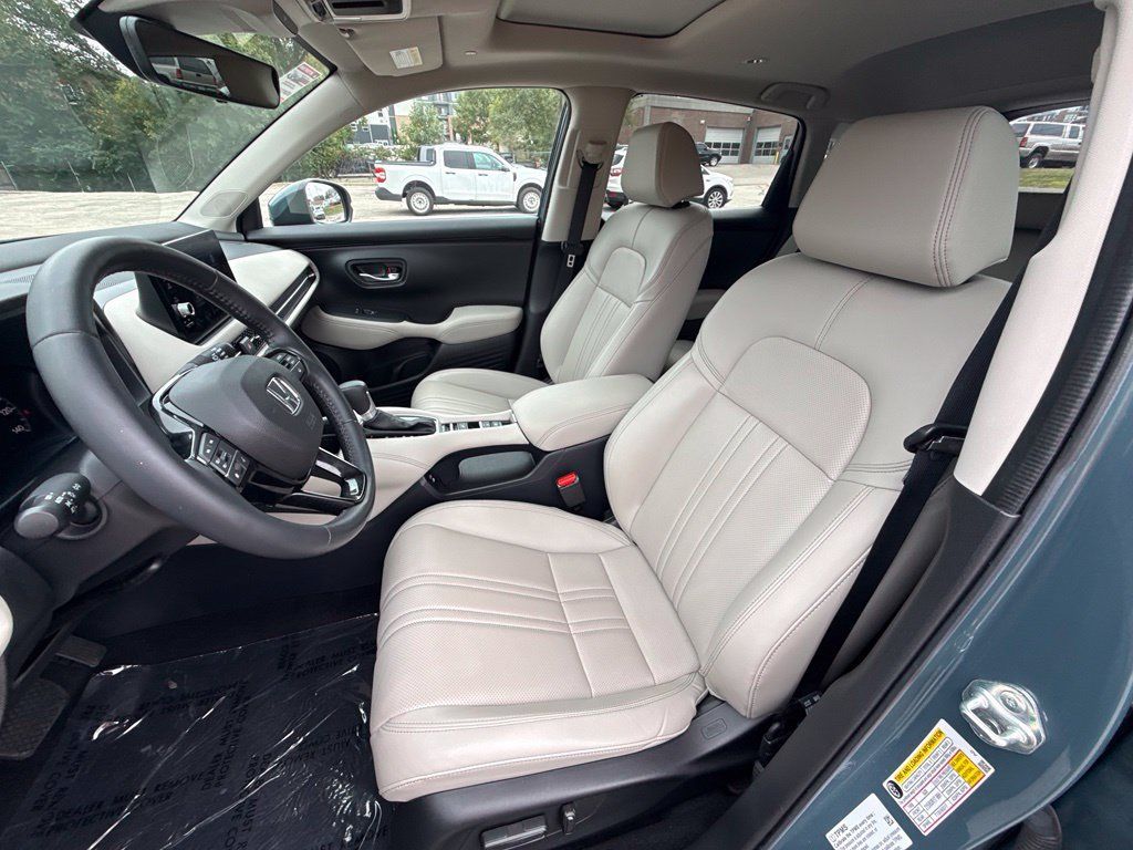 Used 2024 Honda HR-V EX-L image 11