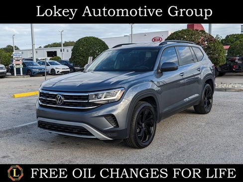 Used 2023 Volkswagen Atlas SE w/ Black Wheel Package image 1