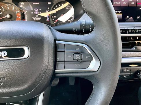 Certified 2024 Jeep Compass Latitude image 24