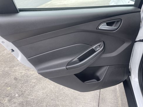 Used 2018 Ford Focus SE image 27
