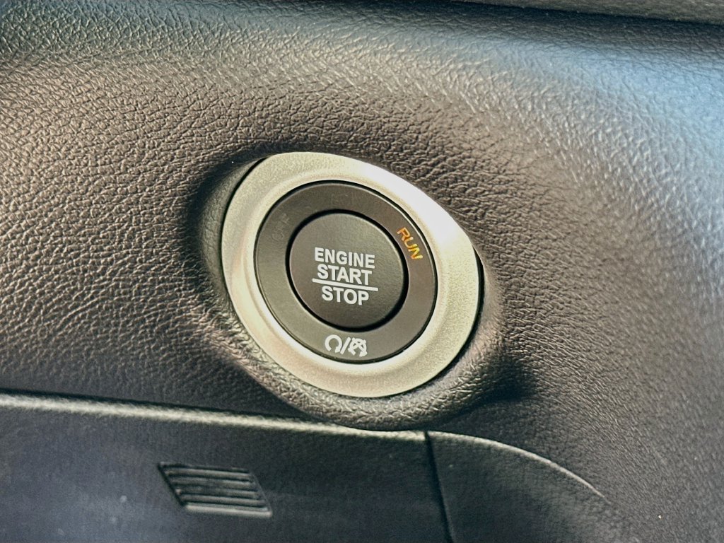 New 2027 Chrysler Pacifica Select FWD image 17
