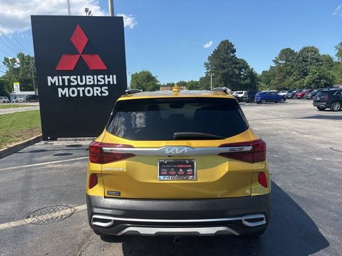Used 2022 Kia Seltos SX w/ Sunroof Package AWD/4WD image 4