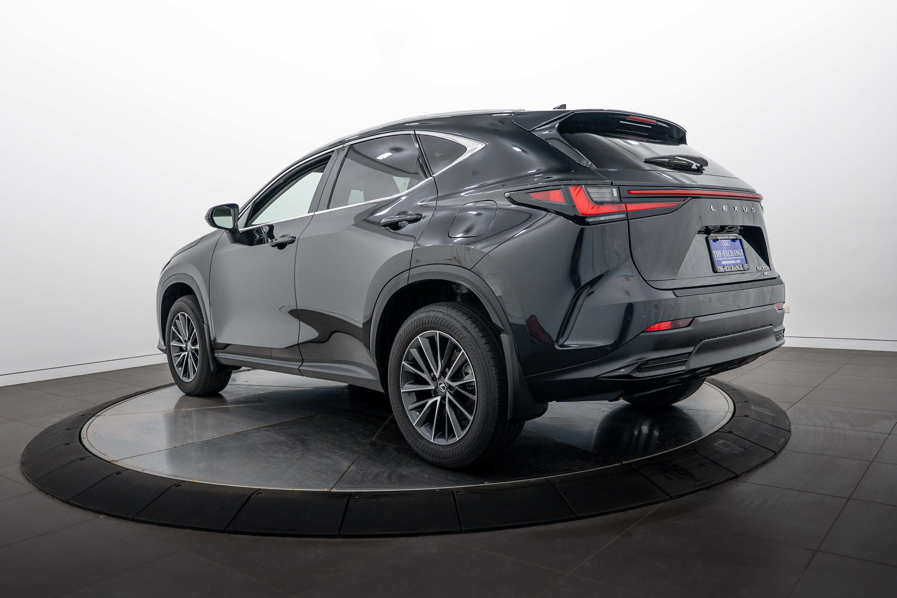 Used 2024 Lexus NX 350h AWD image 5