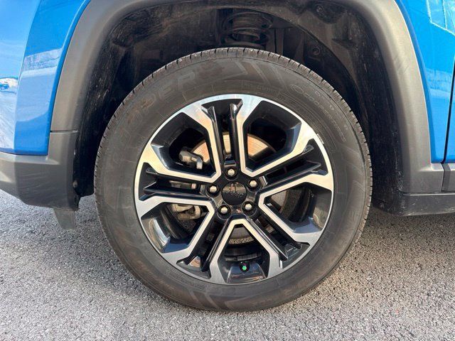 Used 2022 Jeep Compass Limited AWD/4WD image 19