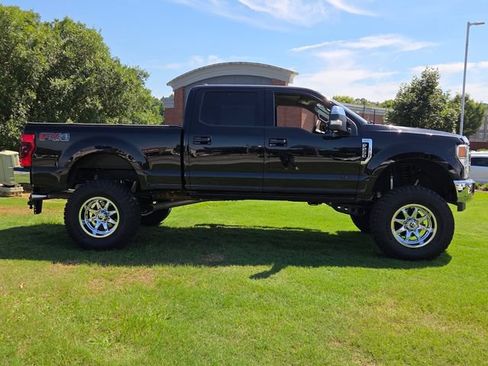 Used 2021 Ford F250 XLT w/ XLT Premium Package AWD/4WD image 14