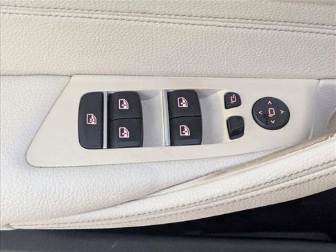 Used 2021 BMW 530i w/ M Sport Package image 11