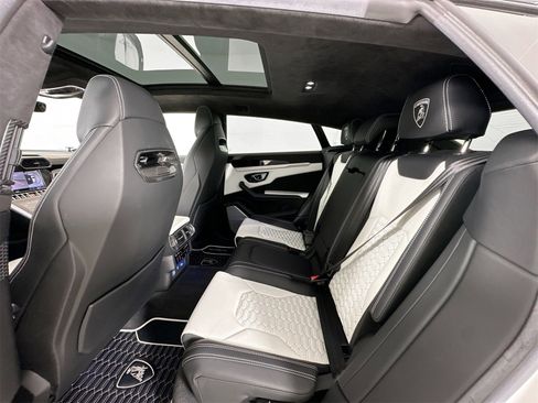 Used 2021 Lamborghini Urus Base image 26