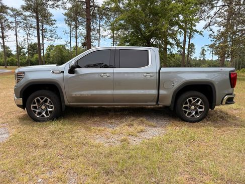Used 2023 GMC Sierra 1500 SLT w/ X31 Off-Road Package AWD/4WD image 2