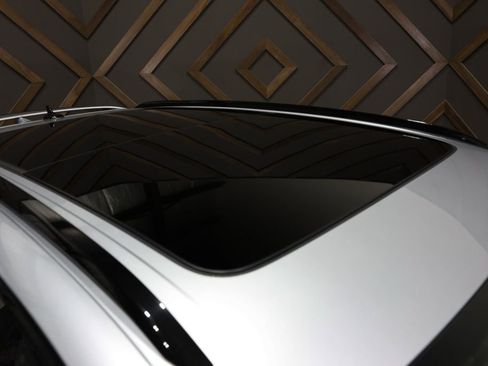 Used 2022 Bentley Bentayga image 15