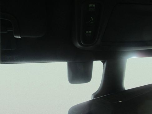 Used 2020 Chrysler Pacifica Limited image 29