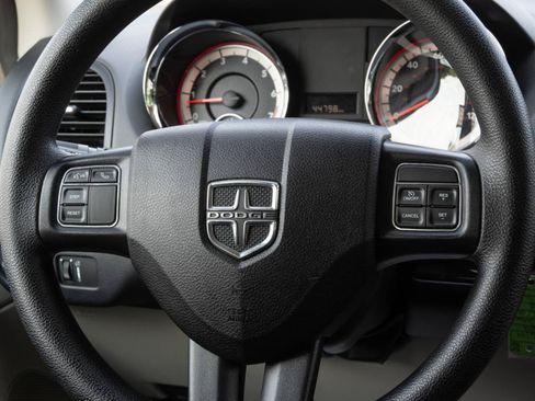 Used 2018 Dodge Grand Caravan SE w/ UConnect Hands-Free Group FWD image 22