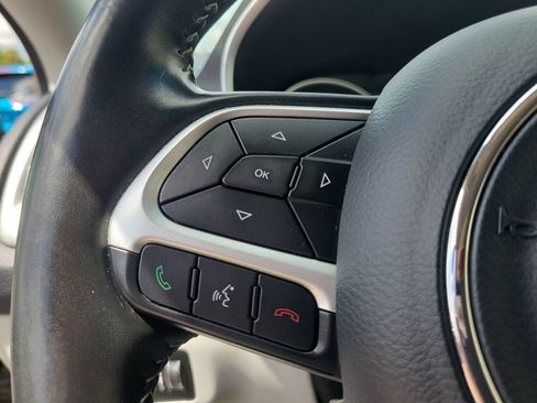 Used 2018 Jeep Compass Latitude w/ Cold Weather Group AWD/4WD image 23