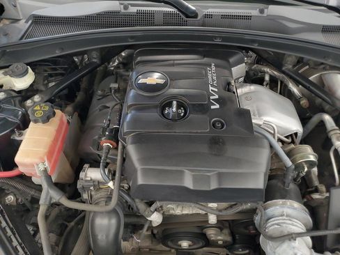 Used 2023 Chevrolet Camaro LT RWD image 9