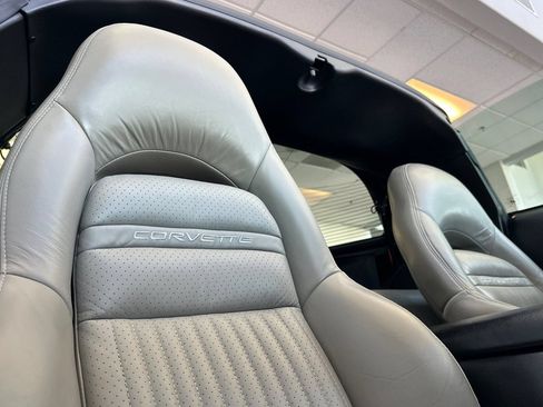 Used 1997 Chevrolet Corvette Coupe RWD image 15