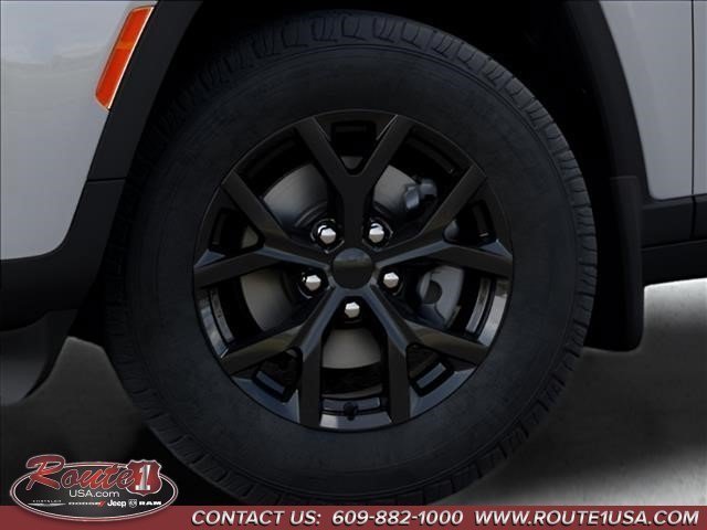 New 2026 Jeep Grand Cherokee Altitude AWD/4WD image 9