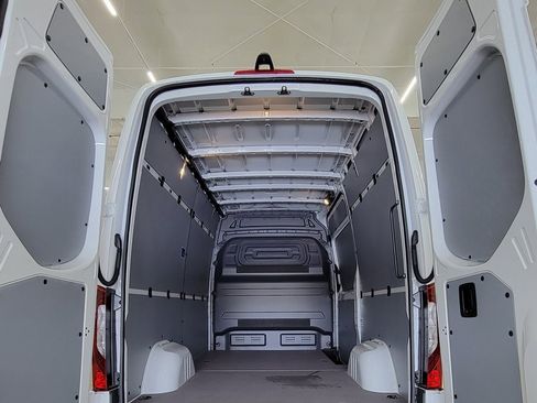 New 2025 Mercedes-Benz Sprinter 2500 image 8