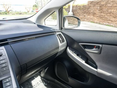 Used 2014 Toyota Prius Two image 21