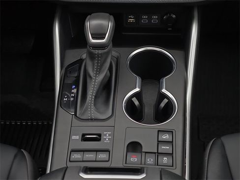 Used 2025 Toyota Highlander XLE image 20