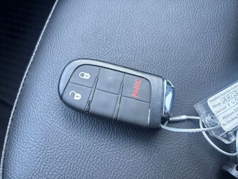 Used 2025 Jeep Compass Trailhawk AWD/4WD image 21