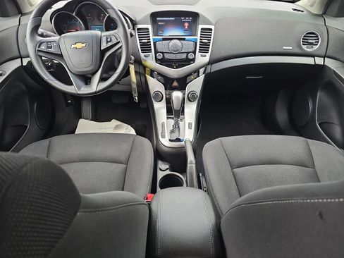 Used 2015 Chevrolet Cruze LT image 10