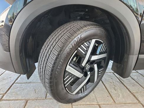 Certified 2025 Nissan Kicks SV image 30