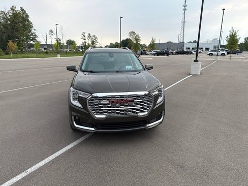 Used 2023 GMC Terrain Denali w/ LPO, Floor Liner Package AWD/4WD image 2