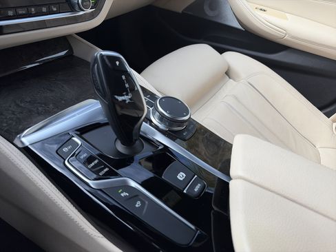 Used 2018 BMW 540i w/ Premium Package image 26