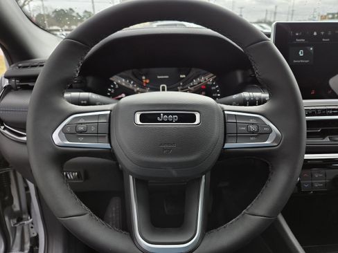 New 2026 Jeep Compass Latitude image 19