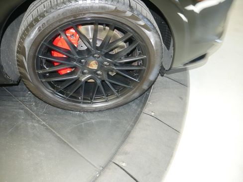 Certified 2023 Porsche Cayenne GTS AWD/4WD image 18