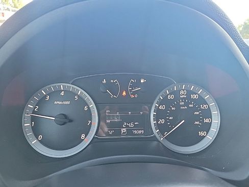 Used 2015 Nissan Sentra SV FWD image 33