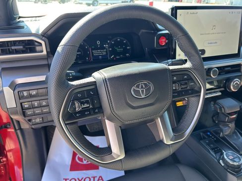Used 2025 Toyota Tacoma TRD Off-Road image 12