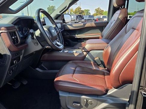Certified 2024 Ford Expedition Limited AWD/4WD image 5