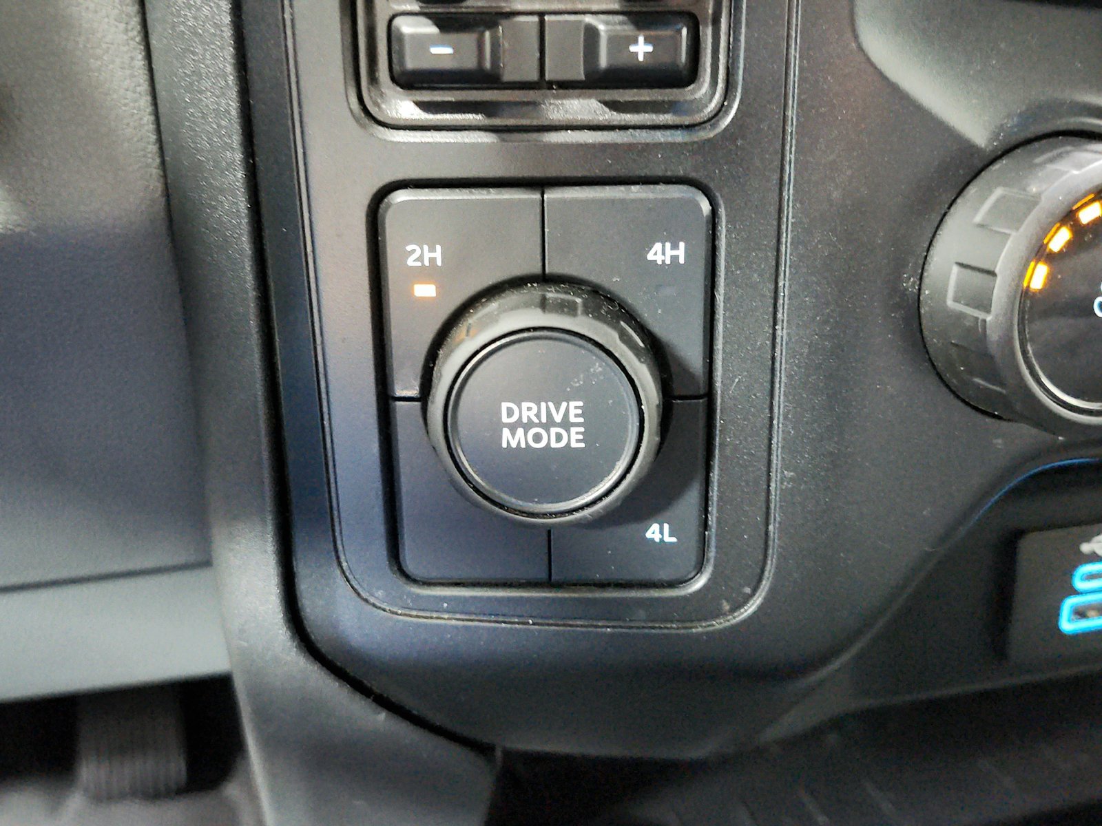 Used 2024 Ford F350 XL w/ FX4 Off-Road Package AWD/4WD image 17