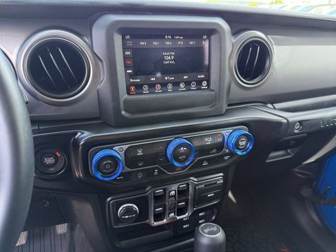 Used 2021 Jeep Wrangler Unlimited Sport AWD/4WD image 17