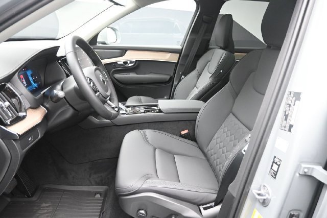 Used 2026 Volvo XC90 B6 Plus w/ Protection Package Premier AWD/4WD image 18