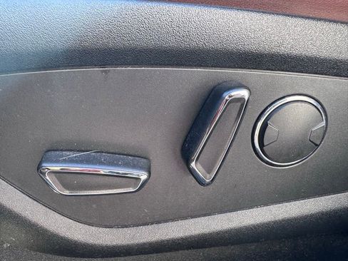 Used 2017 Lincoln MKX Reserve w/ Lincoln MKX Climate Package image 12